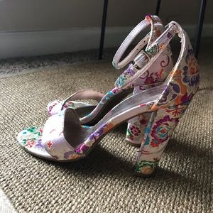 Size 8 pink satin heel sandals